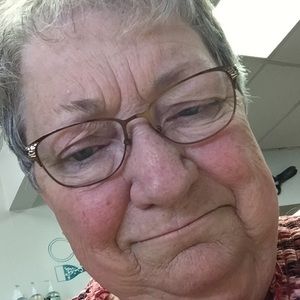 Meet your Posher, Lorayne